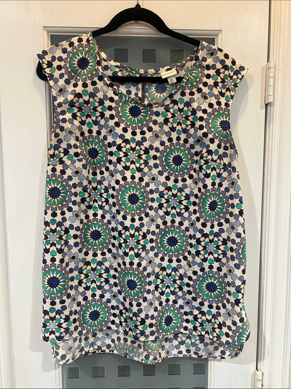 Merona Sleeveless Geometric Print Shift Top in Teal, Navy & White